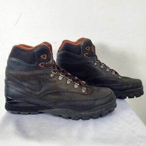 Vintage 90's NIKE Air Brown Leather Logo Hiking Boots